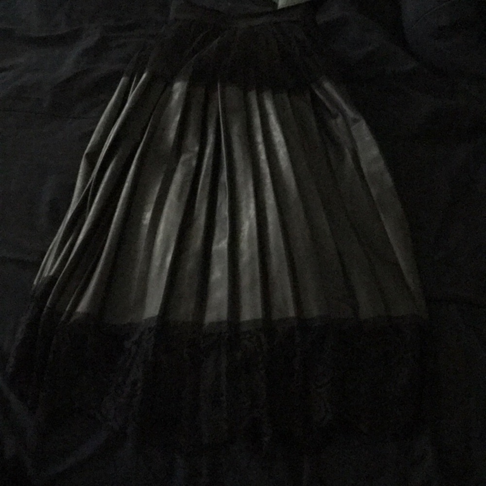 Fux leather skirt with bottom and top lace (black)